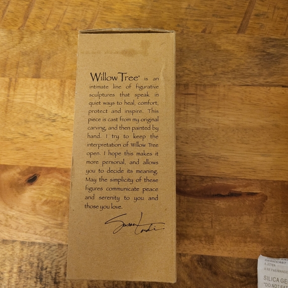 NIB Willow Tree Surrounded By Love 2009 Red-Orange Flowers - Picture 9 of 11